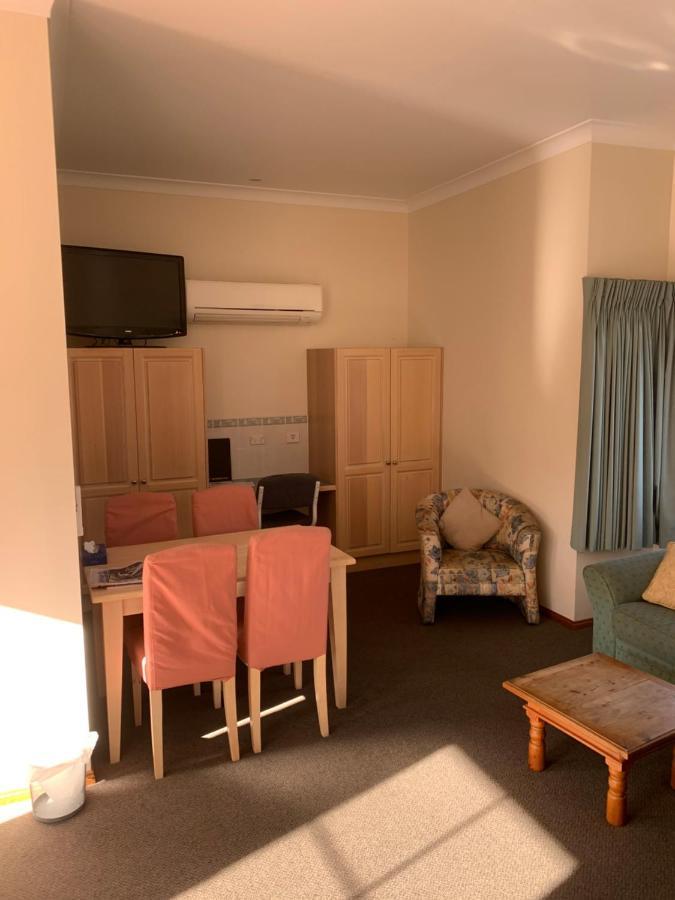 Bairnsdale Tanjil Motor Inn Экстерьер фото