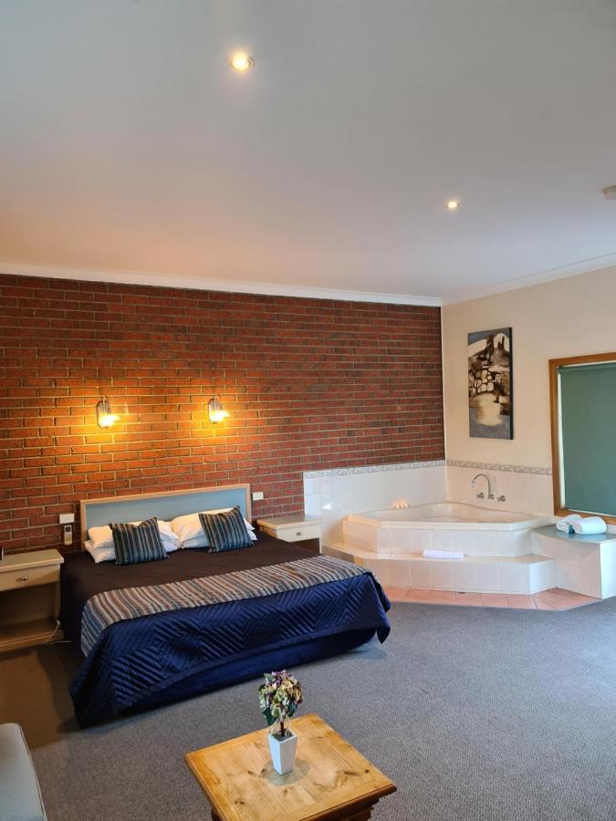 Bairnsdale Tanjil Motor Inn Экстерьер фото