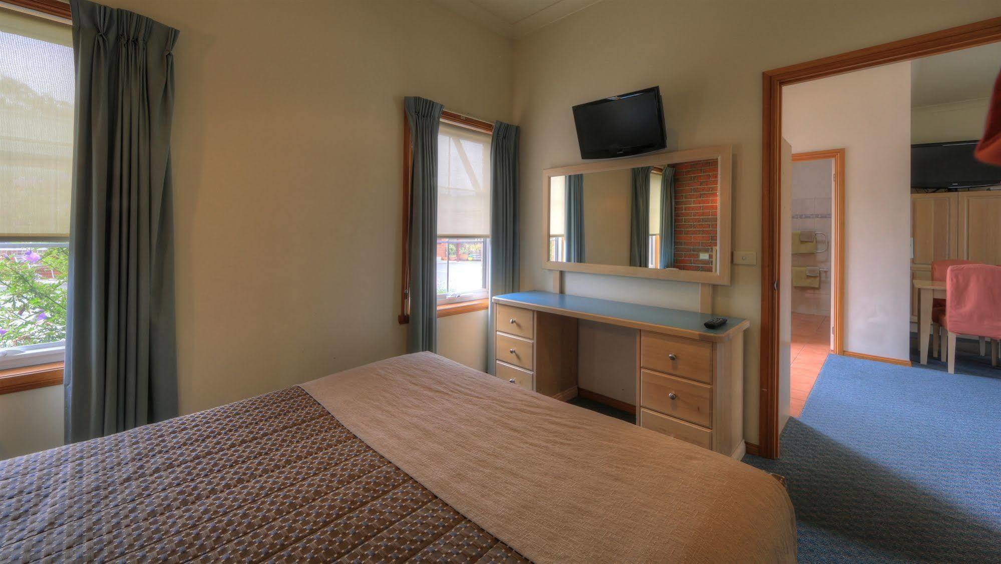 Bairnsdale Tanjil Motor Inn Экстерьер фото